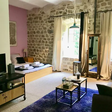 Maison d'hôtes Le Moulinage Chabriol *